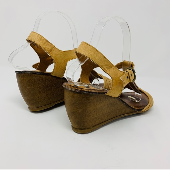 BareTraps Wedge Leather Upper Sandal, SZ 10 - Picture 4 of 5